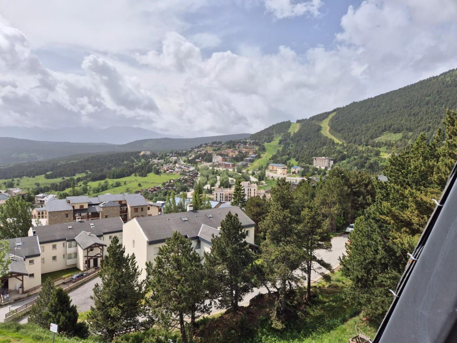 Studio Avec Loggia Les Angles - Superbe Vue Sur Lac Et Montagnes エクステリア 写真